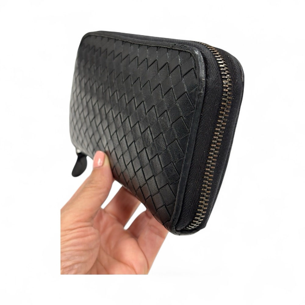 Authentic Bottega Veneta Intrecciato lamps skin women black zip around women